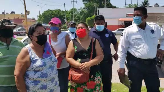 Los vecinos exigen al gobierno municipal que mejore las instalaciones Los vecinos exigen al gobierno municipal que mejore las instalaciones