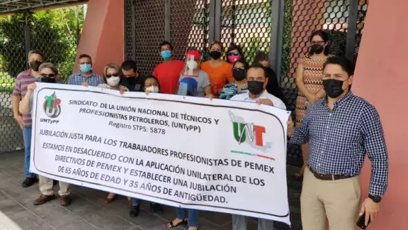 Los manifestantes aseguran que son muchos más los afectados pero no se presentaron por estar cumpliendo su horario laboral Los manifestantes aseguran que son muchos más los afectados pero no se presentaron por estar cumpliendo su horario laboral