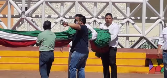 Maltratar este símbolo se considera un delito que se paga con prisió