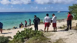 Borracho casi se ahoga en Playa Las Rocas de Cozumel