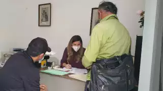 El padre de familia relató a la visitadora del Cdheqroo en Cozumel el abuso de autoridad contra su hijo