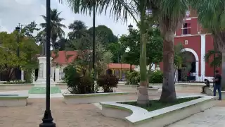 Las personas buscan restablecer la señal para la función de sus hogares y negocios que no han tenido desde el pasado sábado