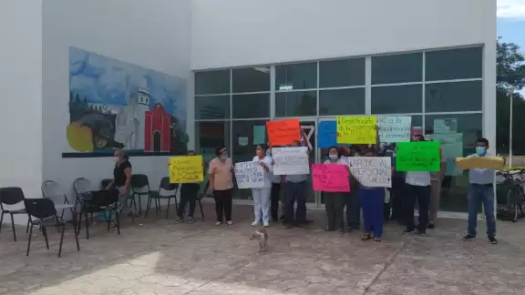 Mencionaron que afortunadamente las autoridades de salud estatal, han observado que en ningún momento se ha descuidado el servicio a la comunidad Mencionaron que afortunadamente las autoridades de salud estatal, han observado que en ningún momento se ha descuidado el servicio a la comunidad