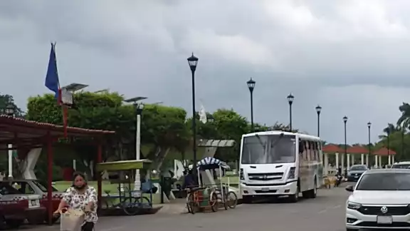 A pesar de la amenaza de la tormenta tropical Grace, los paliceños salieron a trabajar normalmente A pesar de la amenaza de la tormenta tropical Grace, los paliceños salieron a trabajar normalmente
