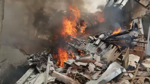 Avioneta cae en Colombia y deja al menos ocho muertos