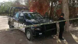 Vecinos refieren que el hombre se quito la vida tras haber pasado la noche bebiendo