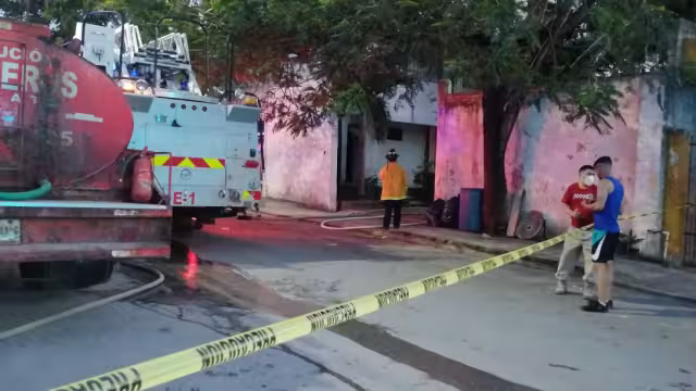 Sólo se registraron daños materiales sin que ninguno de los habitantes resultara lesionado o intoxicado por inhalación de humo