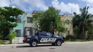 La vivienda ubicada en el fraccionamiento Palmas I de Playa del Carmen fue asegurada por policías tras rescatar a una persona