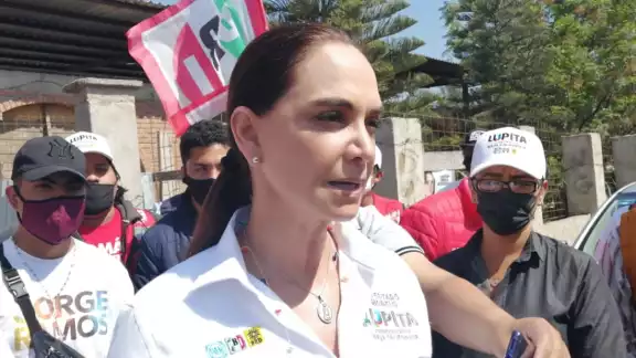 A través de su cuenta de Twitter acusó que el dinero solicitado sería destinado para la campaña de la candidata de Morena al mismo cargo