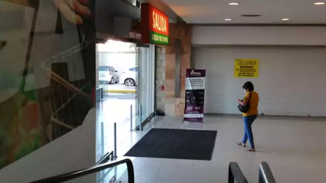 Así se ve la entrada de una plaza comercial en Campeche