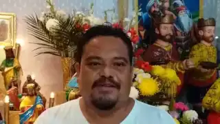 El entrevistado compartió que en otros años, cocinaban más de 20 pavos para la elaboración del relleno negro