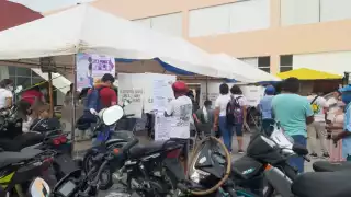 Desde las 7:00 horas de la mañana se pudieron apreciar a los funcionarios de casillas llegar a las distintas  instalaciones