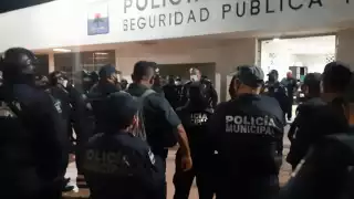 Los elementos policiacos de Cozumel no se presentaron a sus lugares de trabajo dentro del evento Iron Man para manifestarse
