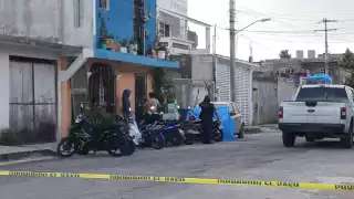 Tres hombres y una mujer fueron detenidos y trasladados ante las autoridades correspondientes