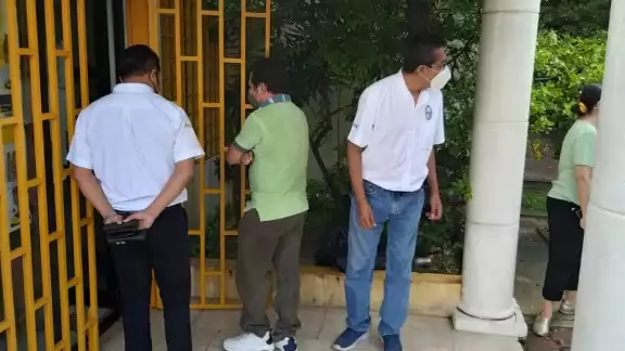 Maestros de la Unacar exigen sus pagos correspondientes Maestros de la Unacar exigen sus pagos correspondientes
