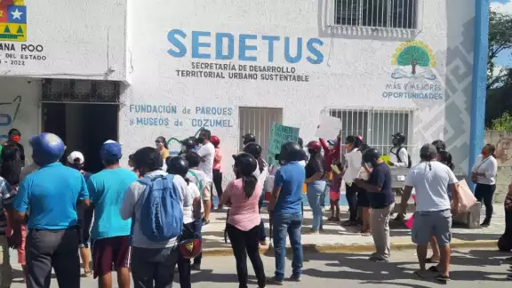 La manifestación fue a causa del alza de cobros mensuales La manifestación fue a causa del alza de cobros mensuales