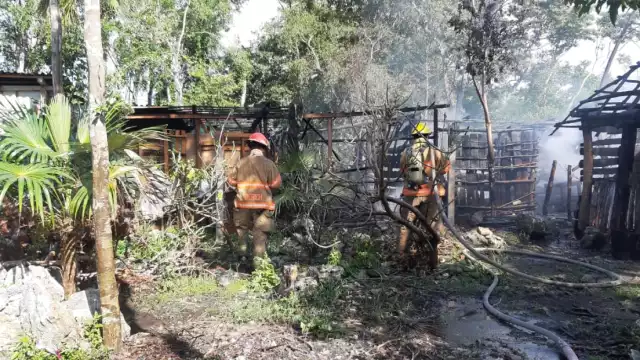 El fuego arrasó todo a su paso