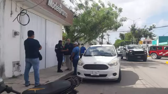 Los cuatro negocios afectados por la delincuencia, contaban con puertas anticiclónicas, mismas que ya no son suficientes