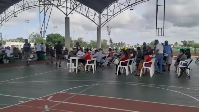 Cerca de mil personas se quedaron sin ser vacunados en Cozumel