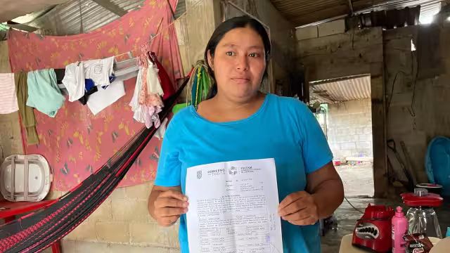 Celia Candelaria Castillo Acosta pide que su madre le devuelva a su hijo de 10 años, quien fue sustraído bajo engaños