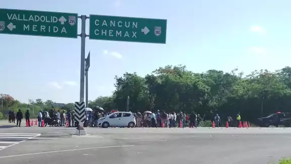 Pobladores exigen la instalación de pasos peatonales y mejor seguridad Pobladores exigen la instalación de pasos peatonales y mejor seguridad