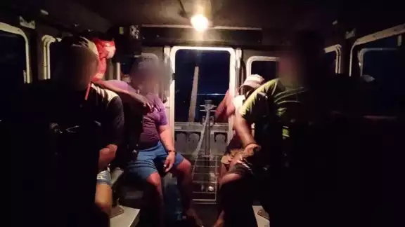 La Marina Armada de México rescata a cuatro pescadores. La Marina Armada de México rescata a cuatro pescadores.