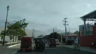 Mototaxistas de Seybaplaya sufren por falta de clientes; apenas sacan para la comida