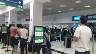 El pasajero que compró un boleto de VivaAerobús que resultó ser falso en Mérida, tuvo que gastar en adquirir uno en otra aerolínea
