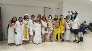 Las mujeres se reunieron para realizar la ceremonia de la cosecha para luego trasladarse a Uxmal