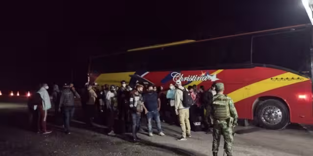 Del total de detenidos, 20 son hombres, 13 más, mujeres y 2 menores de edad