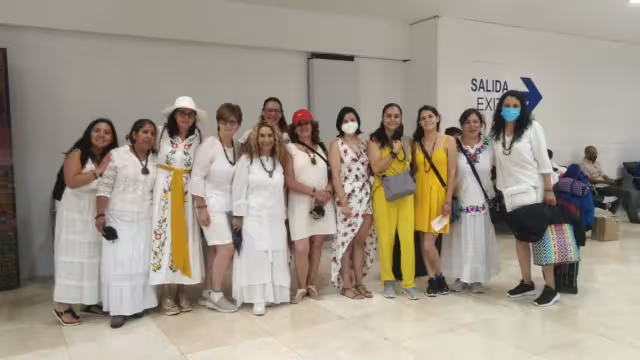 Las mujeres se reunieron para realizar la ceremonia de la cosecha para luego trasladarse a Uxmal