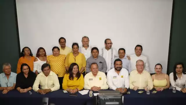 El líder del PRD llegó a Quintana Roo para designar a los candidatos para estas elecciones