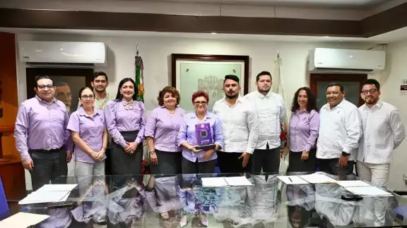 La magistrada presidenta del TSJE, Virginia Leticia Lizama Centurión, entregó su informe de actividades 2023-2024 al Congreso de Campeche
