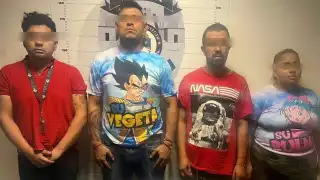 Las personas llevaban consigo 76 bolsitas con un polvo blanco similar a la cocaína