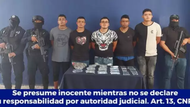 Al menos cinco personas fueron detenidas; fueron sorprendidos con diversas dosis de droga, motivo por el que fueron turnadas a la FGE