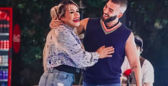 Manuel Turizo le roba un beso a Wendy Guevara