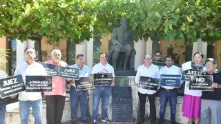 Asociaciones civiles y trabajadores judiciales protestan contra reforma judicial en Campeche