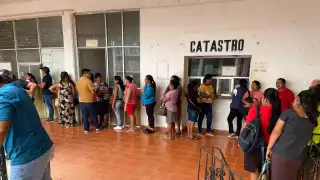   Desempleo en Hopelchén: Se forman largas filas en el Ayuntamiento por falta de trabajo  