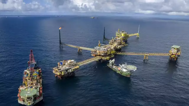 Las plataformas petroleras en la Sonda de Campeche están en riesgo de colapsar por falta de mantenimiento en los últimos 10 años.