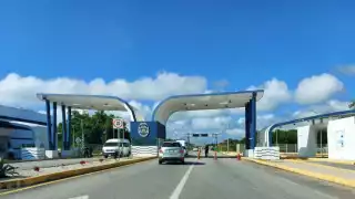 La afluencia de automóviles ha disminuido, según autoridades, por el inicio del periodo vacacional decembrino