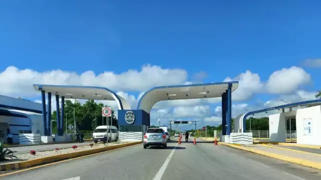 La afluencia de automóviles ha disminuido, según autoridades, por el inicio del periodo vacacional decembrino