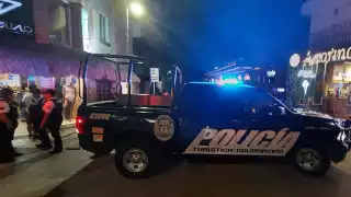 Elementos policiacos acordonaron la zona y solicitar el apoyo de una ambulancia