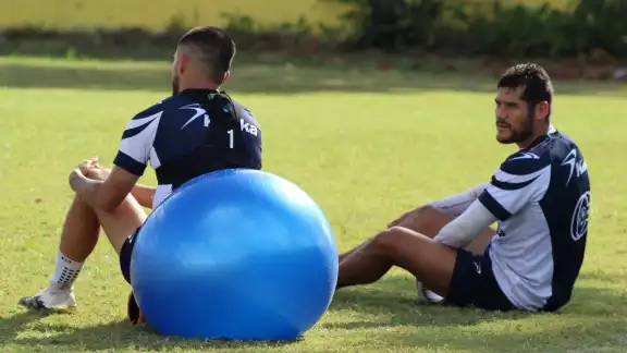 Después de ocho jornadas, los dirigidos por “Chaco” Giménez cuentan con balance general de dos juegos ganados, dos igualadas y cuatro tropiezos Después de ocho jornadas, los dirigidos por “Chaco” Giménez cuentan con balance general de dos juegos ganados, dos igualadas y cuatro tropiezos
