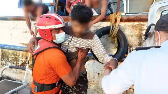 Un operativo de la Marina rescató al tripulante del “Tiburón III”; la rehabilitación costará al accidentado sus ganancias, a poco tiempo de la veda del mero