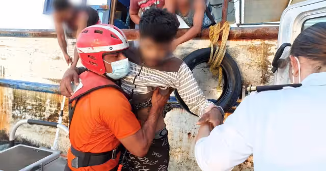 Un operativo de la Marina rescató al tripulante del “Tiburón III”; la rehabilitación costará al accidentado sus ganancias, a poco tiempo de la veda del mero