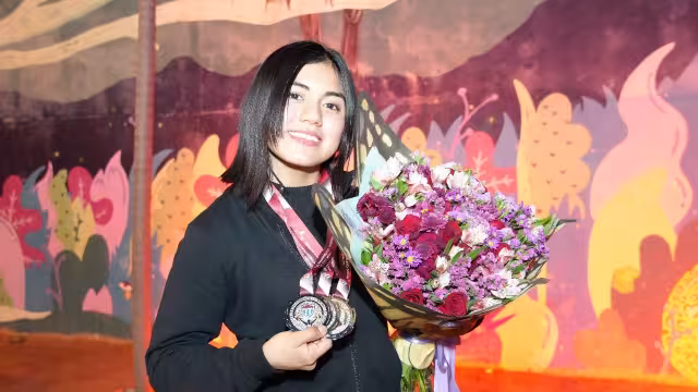 Kenia May Dzul cosecha medallas en competencia internacional de levantamiento de pesas