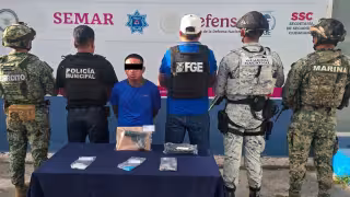 Detienen a presunto asaltante por posesión de drogas en la SM 73 de Cancún