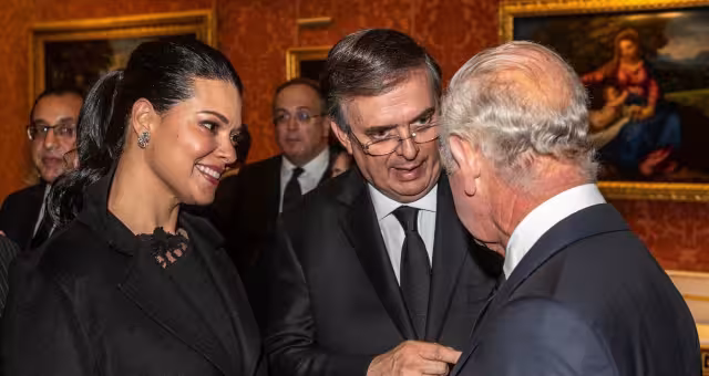 Esto fue lo que Marcelo Ebrard le dijo al Rey Carlos III en el funeral de Isabel II