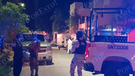 Hombres armados ejecutan a joven afuera de su casa en Cozumel Hombres armados ejecutan a joven afuera de su casa en Cozumel