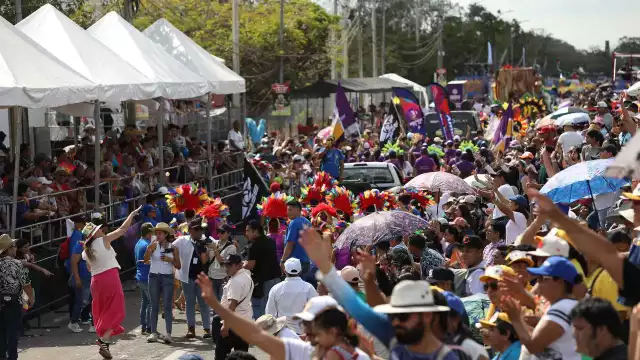 El desfile del Martes de Batalla de Flores arrancará a las 13:00 horas